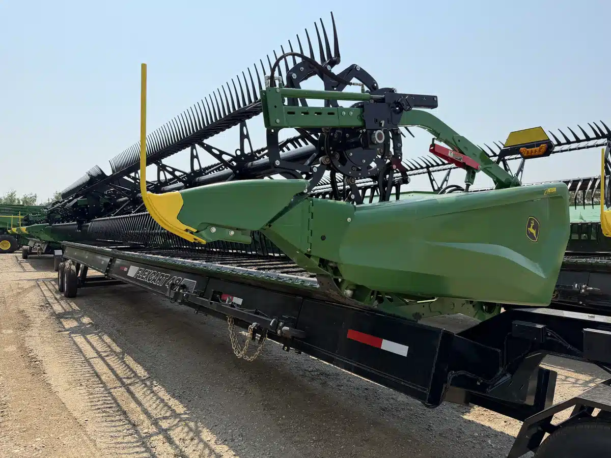 Gallery image 1 for 2026 John Deere HD50R Header - Draper