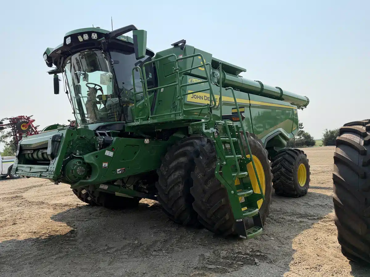 Gallery image 1 for 2026 John Deere X9 1100 Combine
