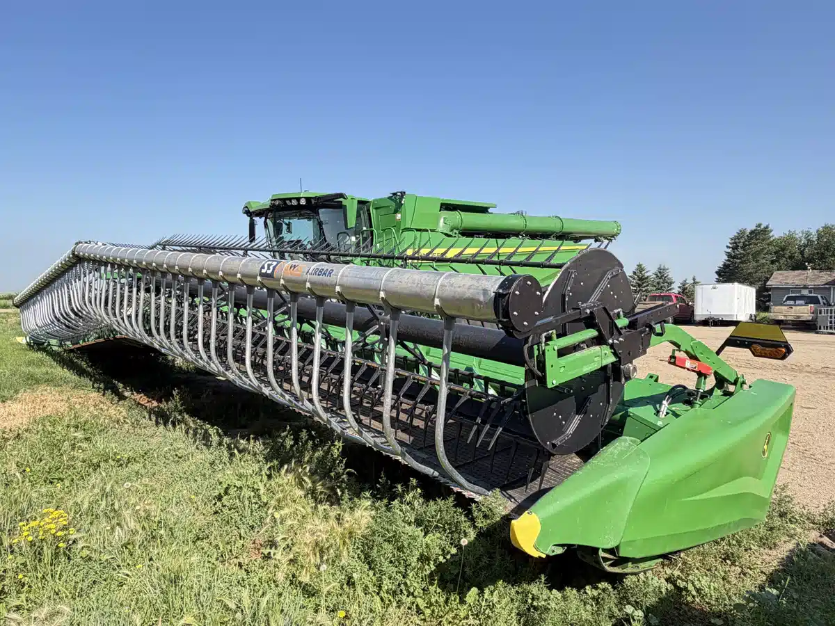 Gallery image 1 for 2023 John Deere HD50F Header - Flex Draper