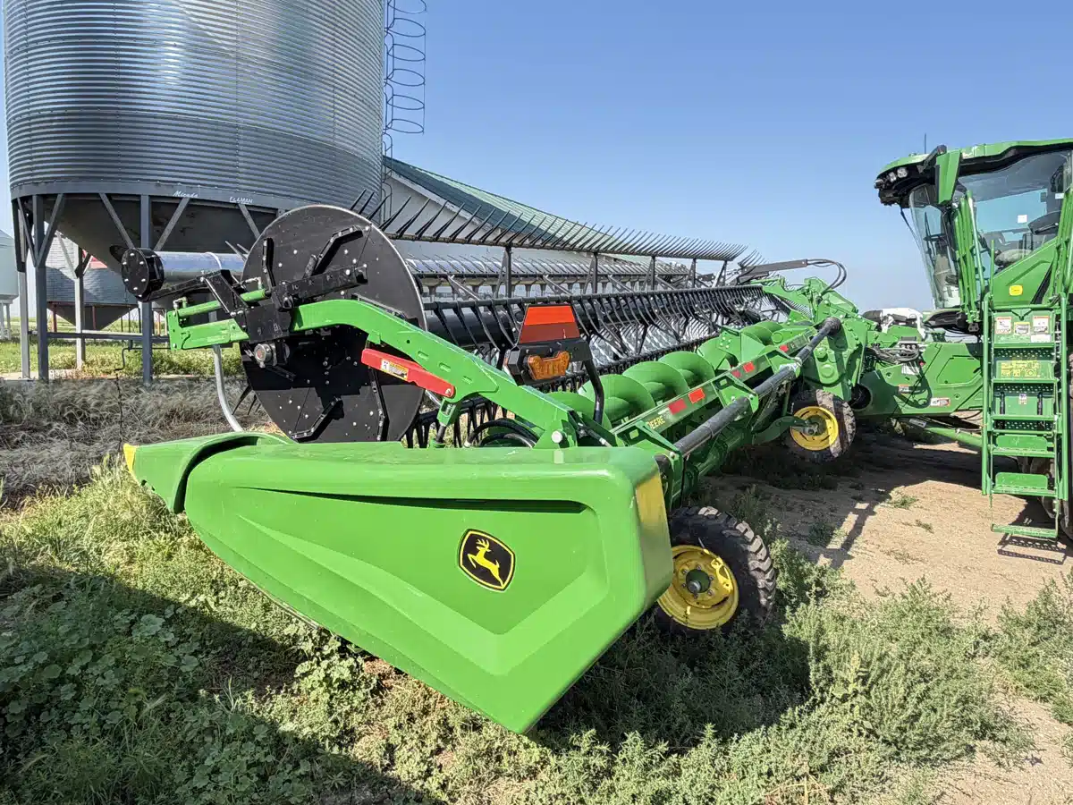Gallery image 2 for 2023 John Deere HD50F Header - Flex Draper