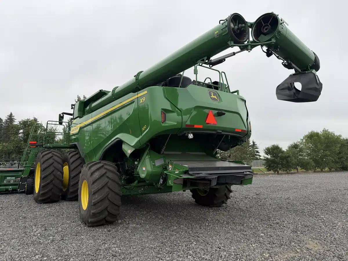 Gallery image 2 for 2025 John Deere X9 1100 Combine