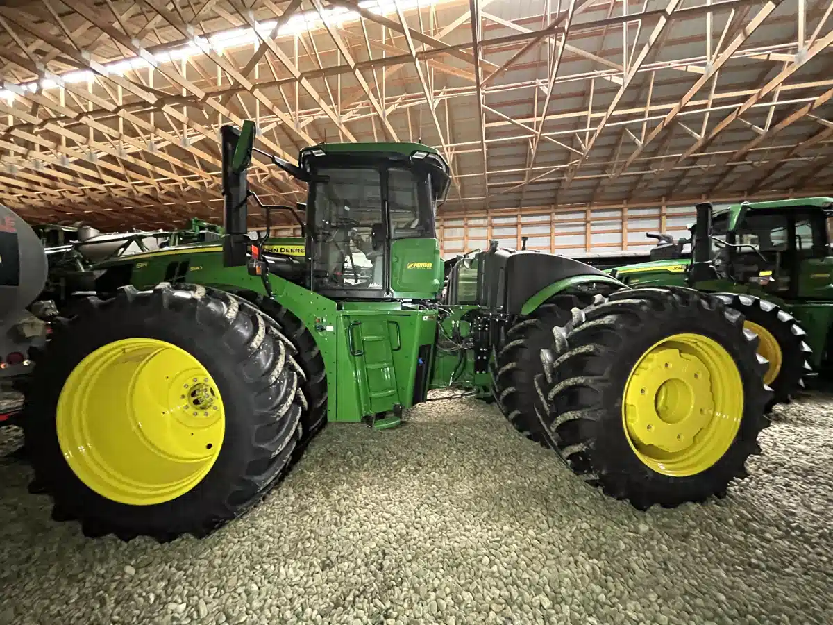 Photo de la Galerie 2 pour 2026 John Deere 9R 590 Tracteur