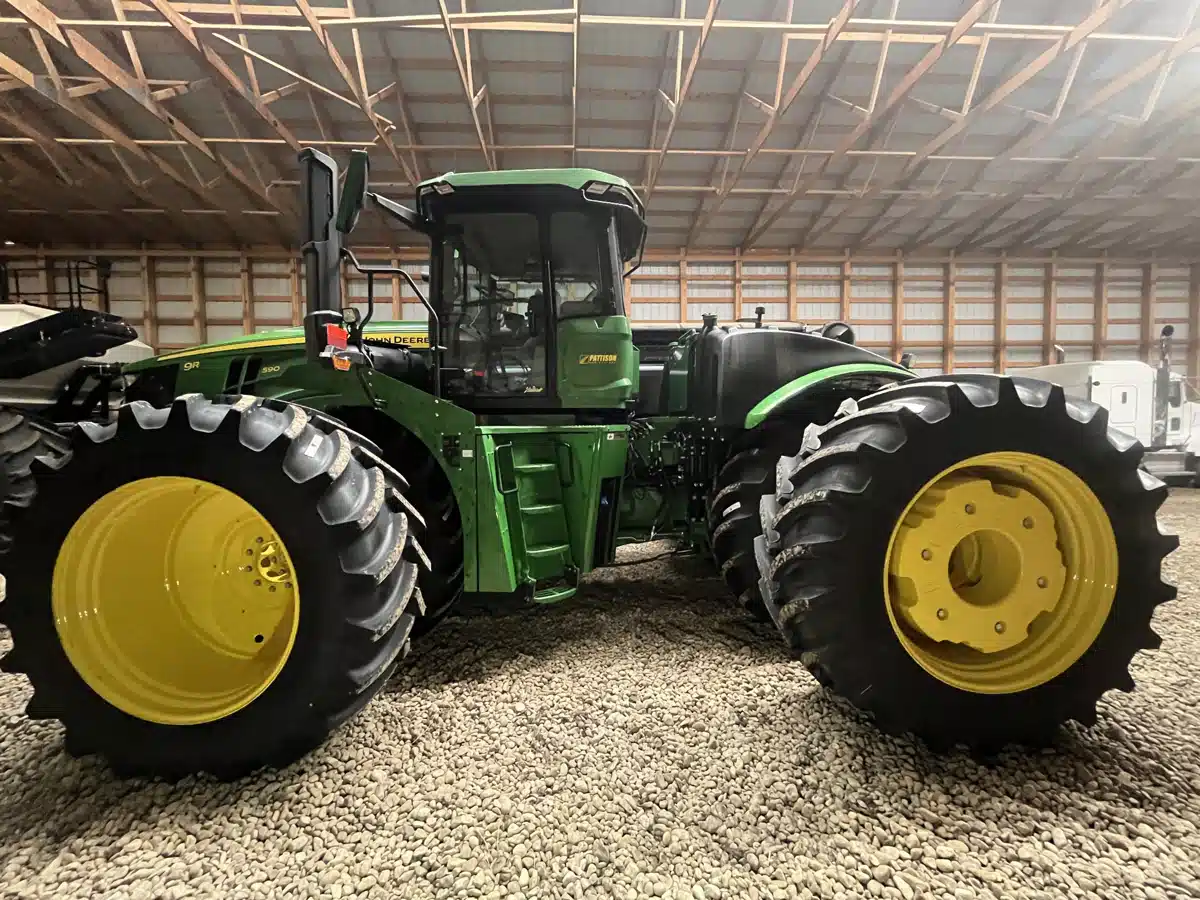 Photo de la Galerie 2 pour 2026 John Deere 9R 590 Tracteur