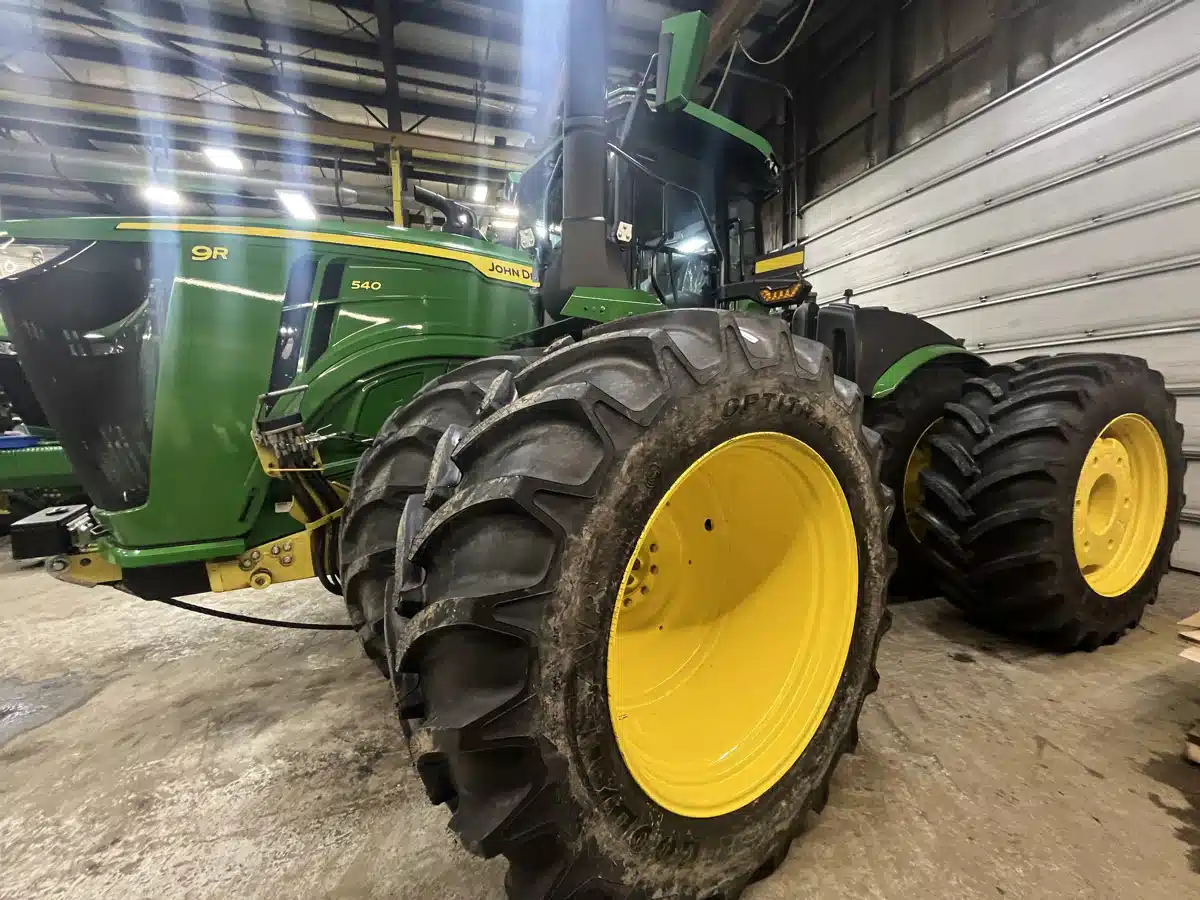 Gallery image 1 for 2026 John Deere 9R 540 Tractor