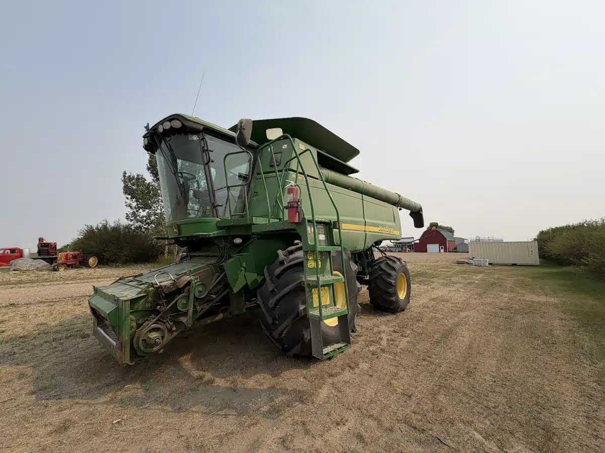 Gallery image 1 for 2006 John Deere 9860 STS Combine