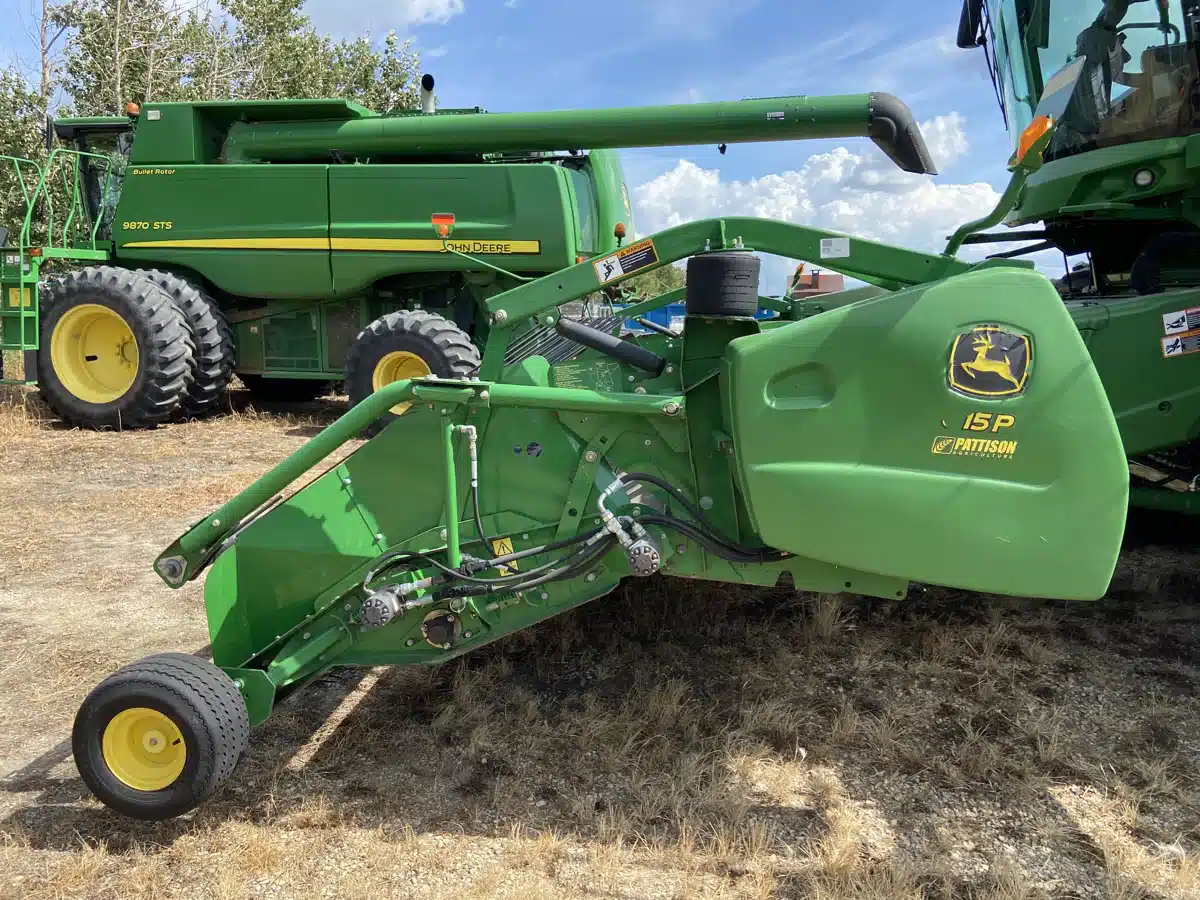 Gallery image 2 for 2014 John Deere 615P Header - Pickup