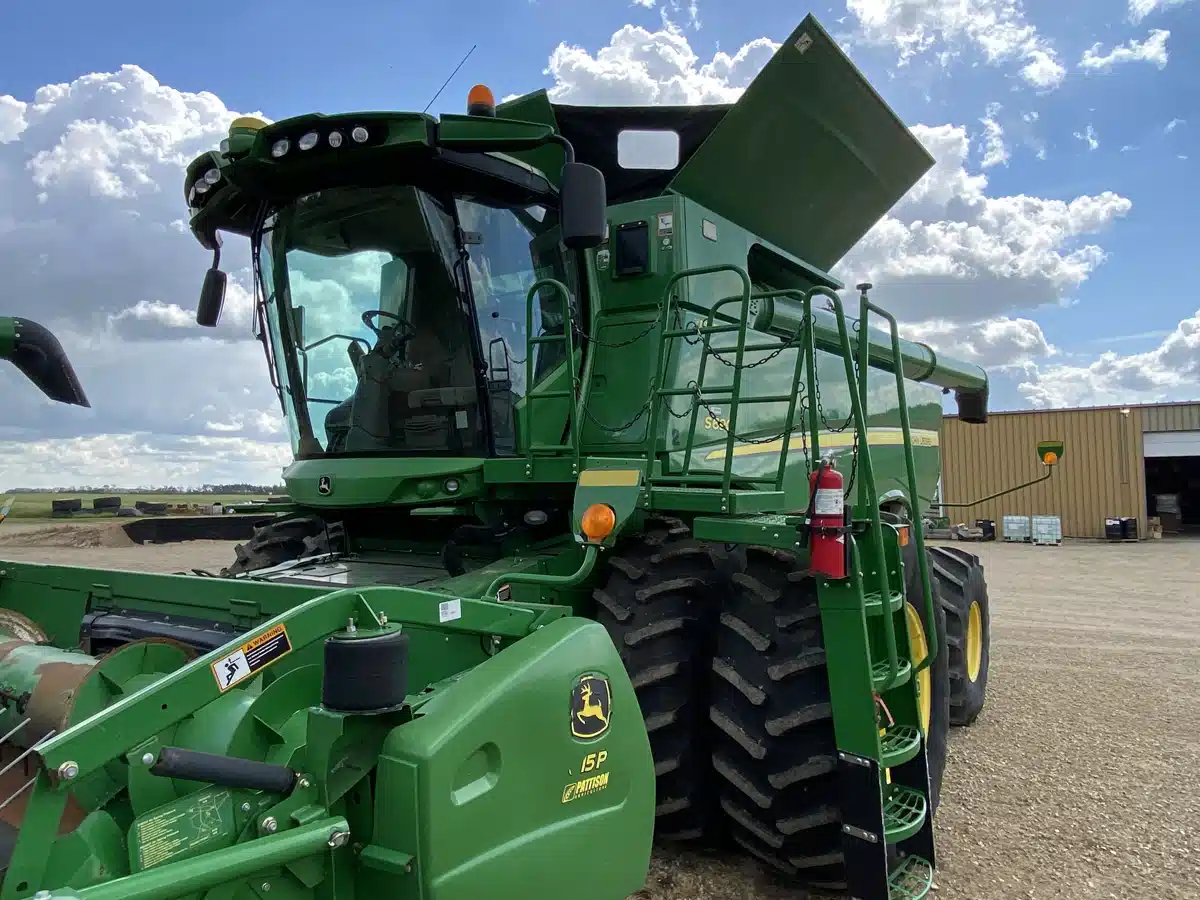 Photo de la Galerie 1 pour 2014 John Deere S690 Batteuse
