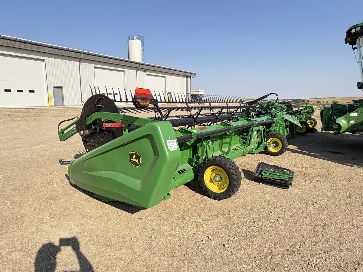 Gallery image 2 for 2025 John Deere HD50R Header - Draper