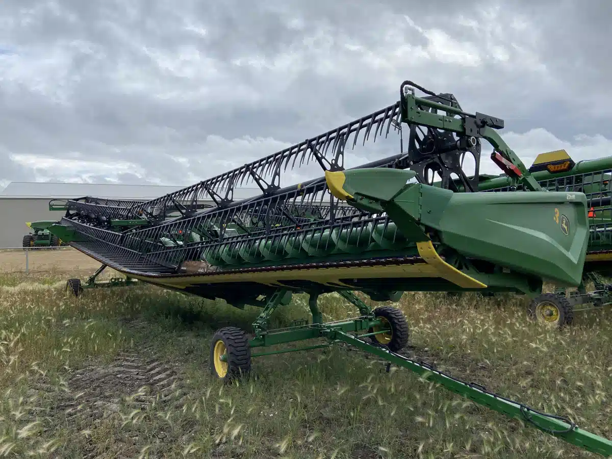 Gallery image 1 for 2022 John Deere HD45R Header - Draper