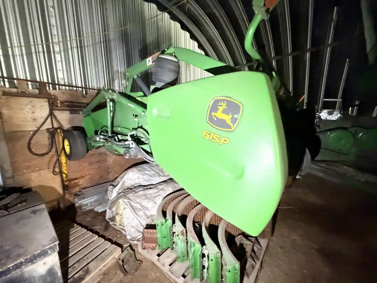 Gallery image 2 for 2010 John Deere 615P Header - Pickup