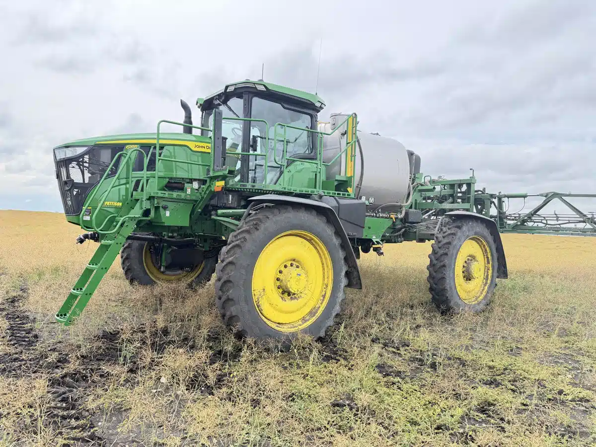 Photo de la Galerie 1 pour 2025 John Deere 616R Arroseur - Automoteur