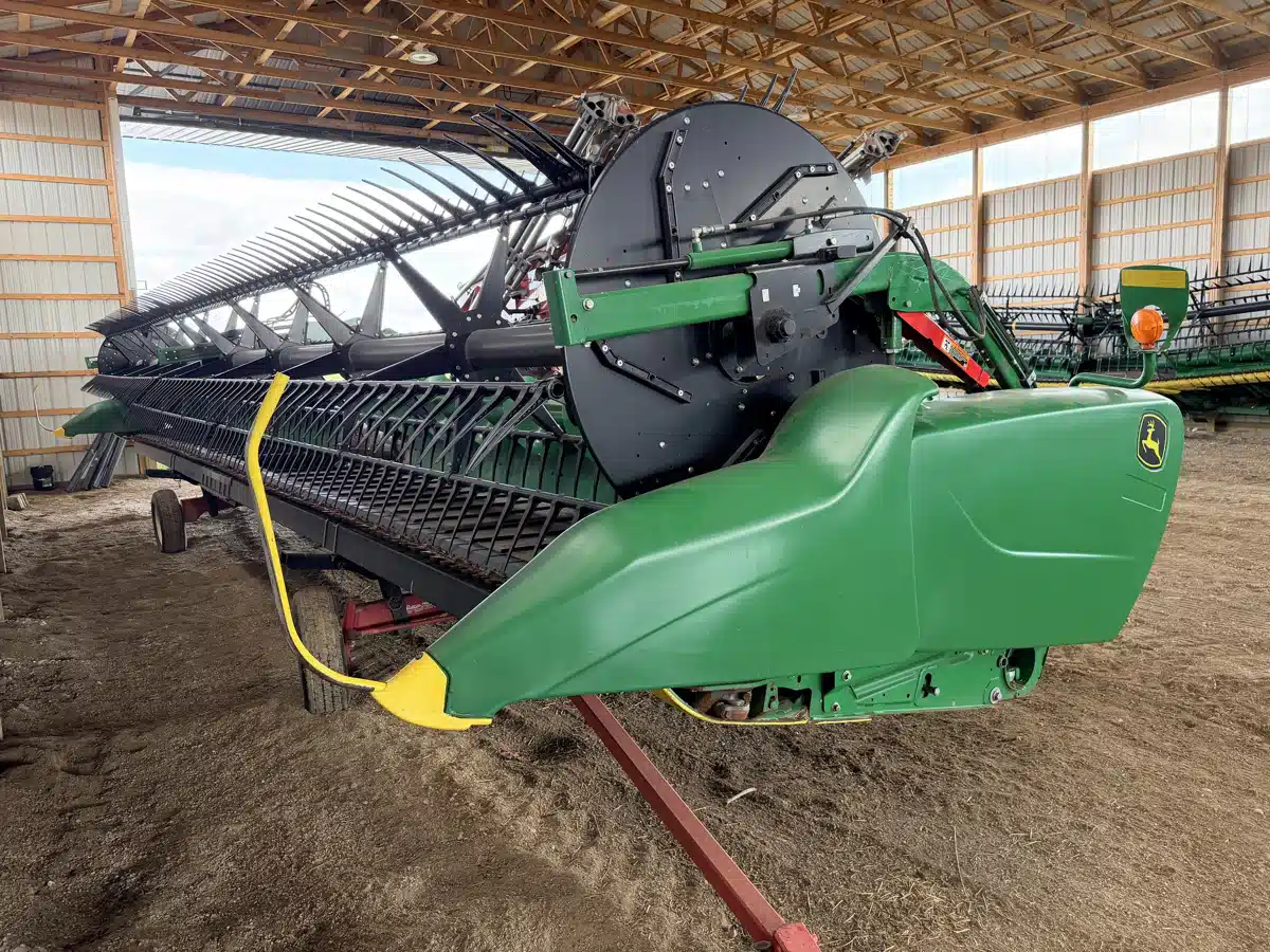 Gallery image 1 for 2020 John Deere 740FD Header - Draper