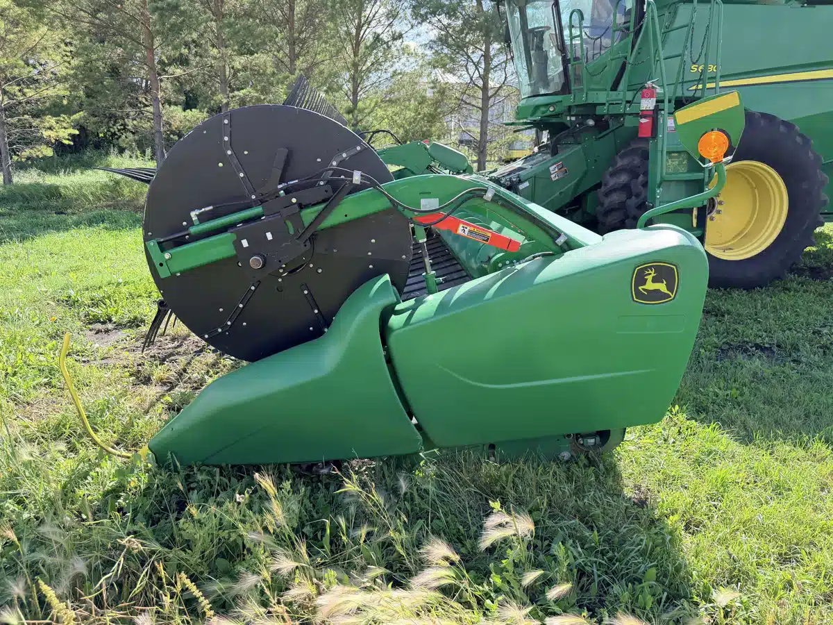 Photo de la Galerie 2 pour 2017 John Deere 640FD Nez - Toile/Tapis