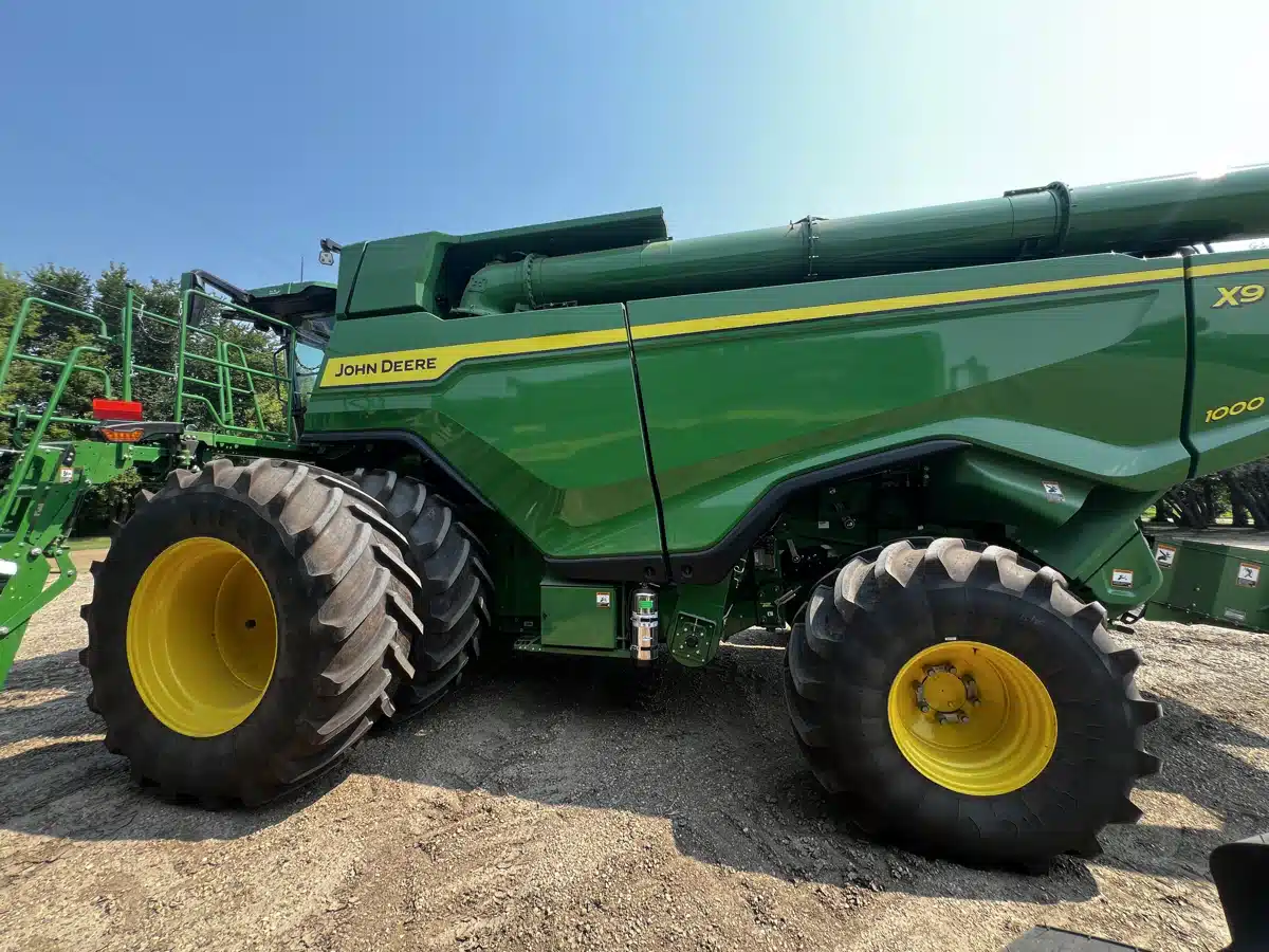 Gallery image 2 for 2026 John Deere X9 1000 Combine