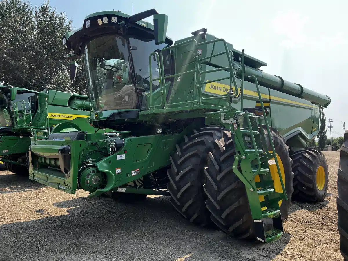 Gallery image 1 for 2026 John Deere X9 1000 Combine