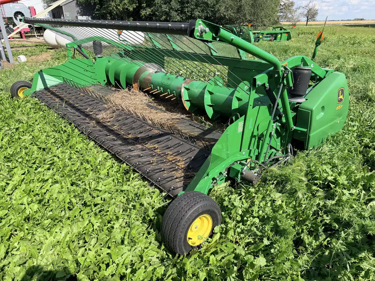 Gallery image 1 for 2018 John Deere 615P Header - Pickup