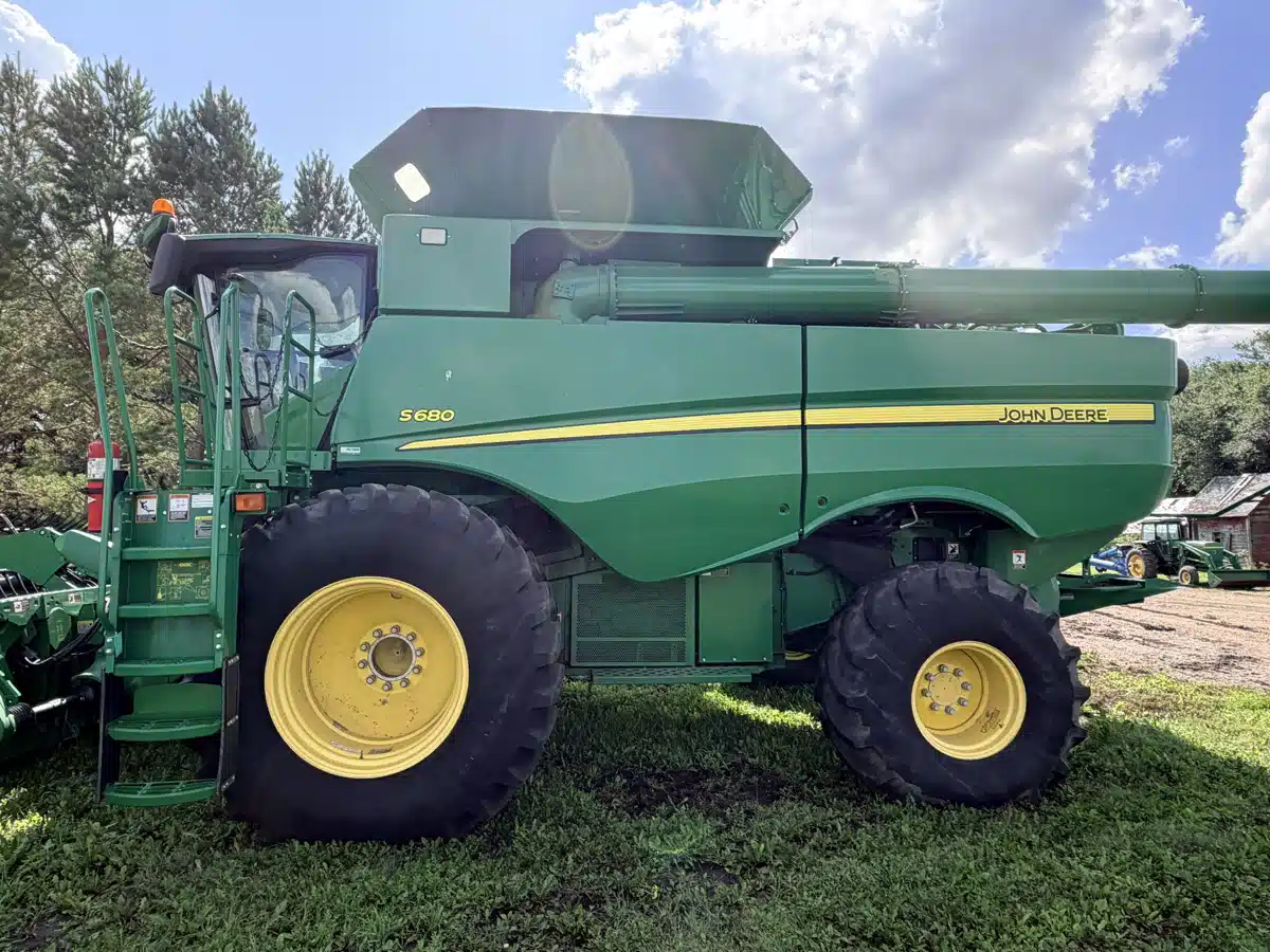 Photo de la Galerie 2 pour 2017 John Deere S680 Batteuse