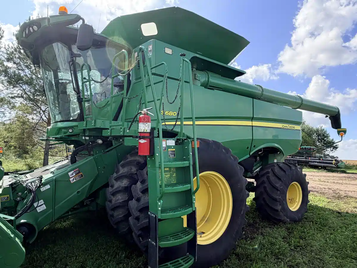 Photo de la Galerie 1 pour 2017 John Deere S680 Batteuse