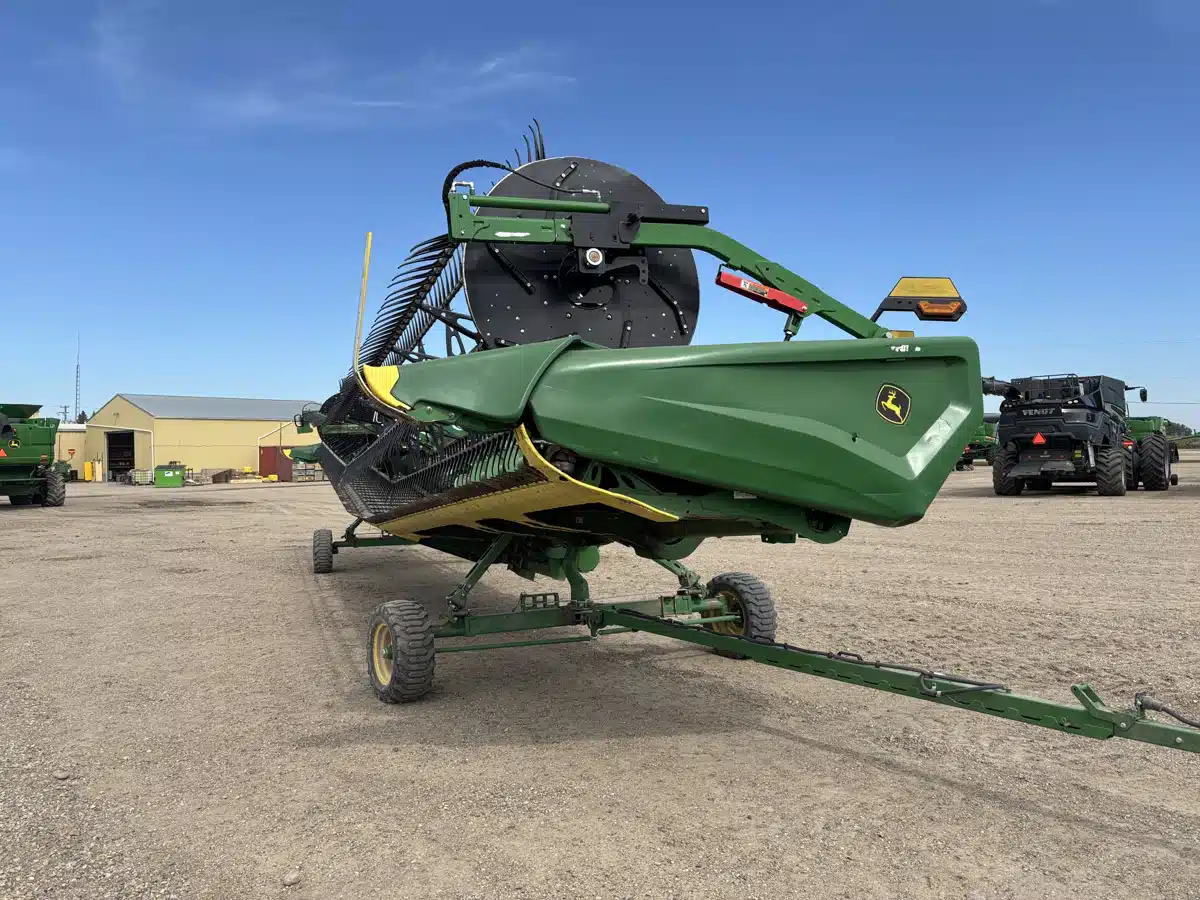 Gallery image 2 for 2022 John Deere HD45R Header - Draper