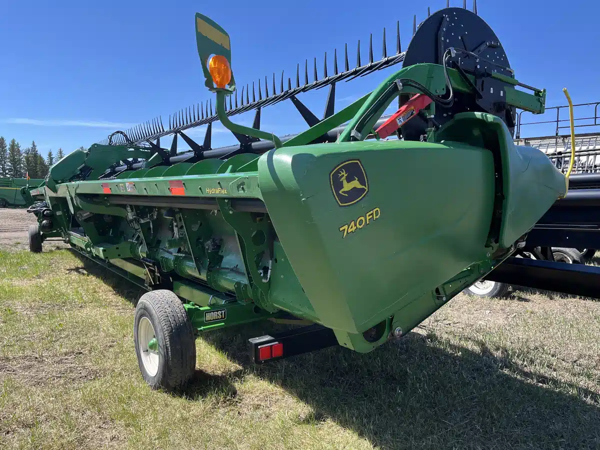 Gallery image 1 for 2019 John Deere 740FD Header - Draper