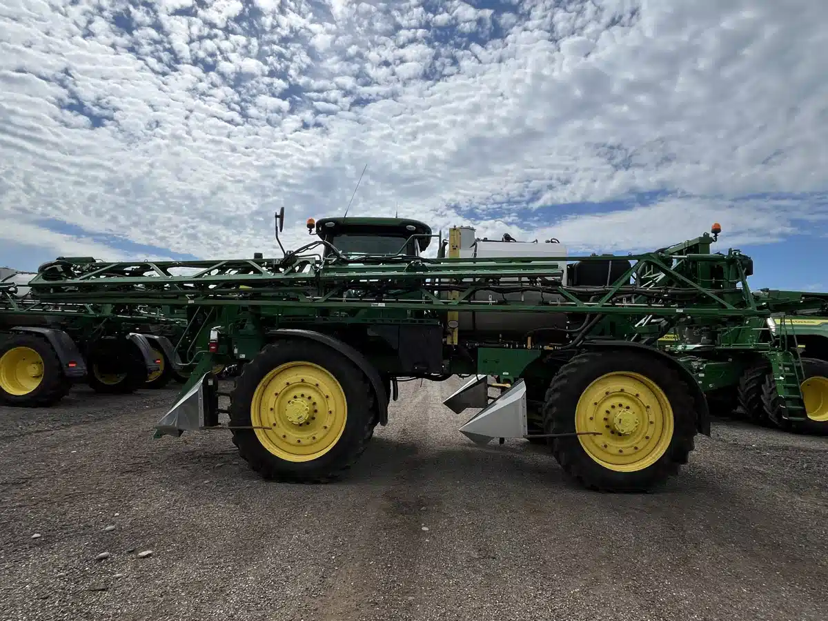 Gallery image 2 for 2020 John Deere 4060 Sprayer - Self Propelled