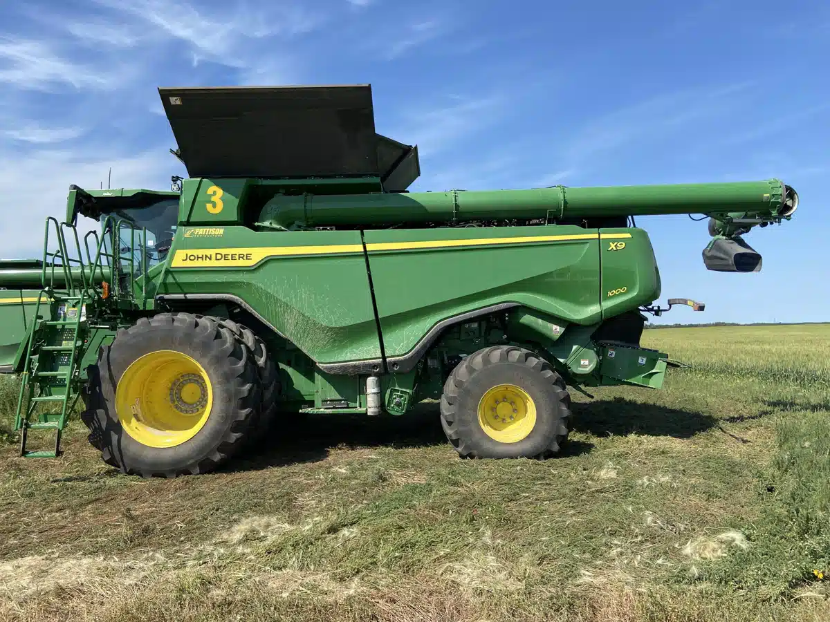 Gallery image 2 for 2022 John Deere X9 1000 Combine