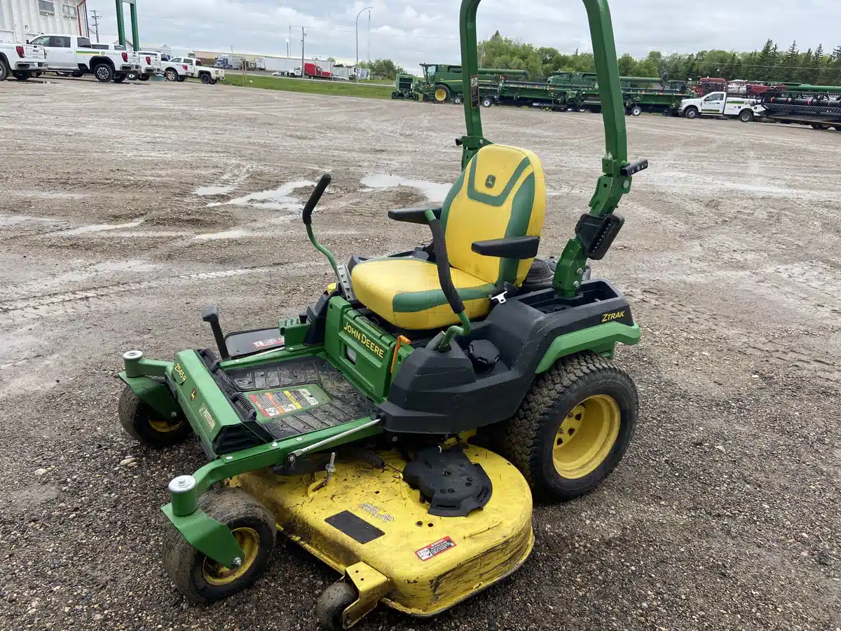 Gallery image 1 for 2022 John Deere Z545R Mower - Zero Turn
