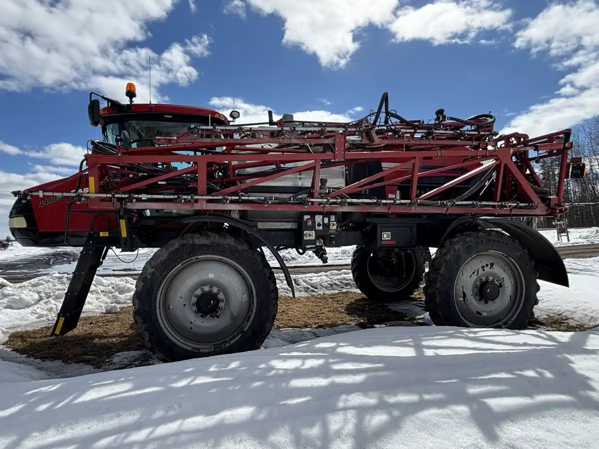 Gallery image 2 for 2015 Case IH PATRIOT 4440 Sprayer - Self Propelled