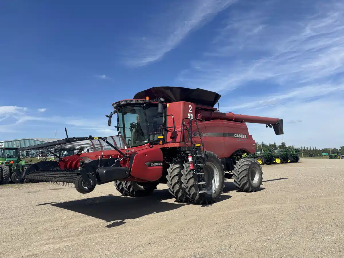 Gallery image 1 for 2016 Case IH 9240 Combine
