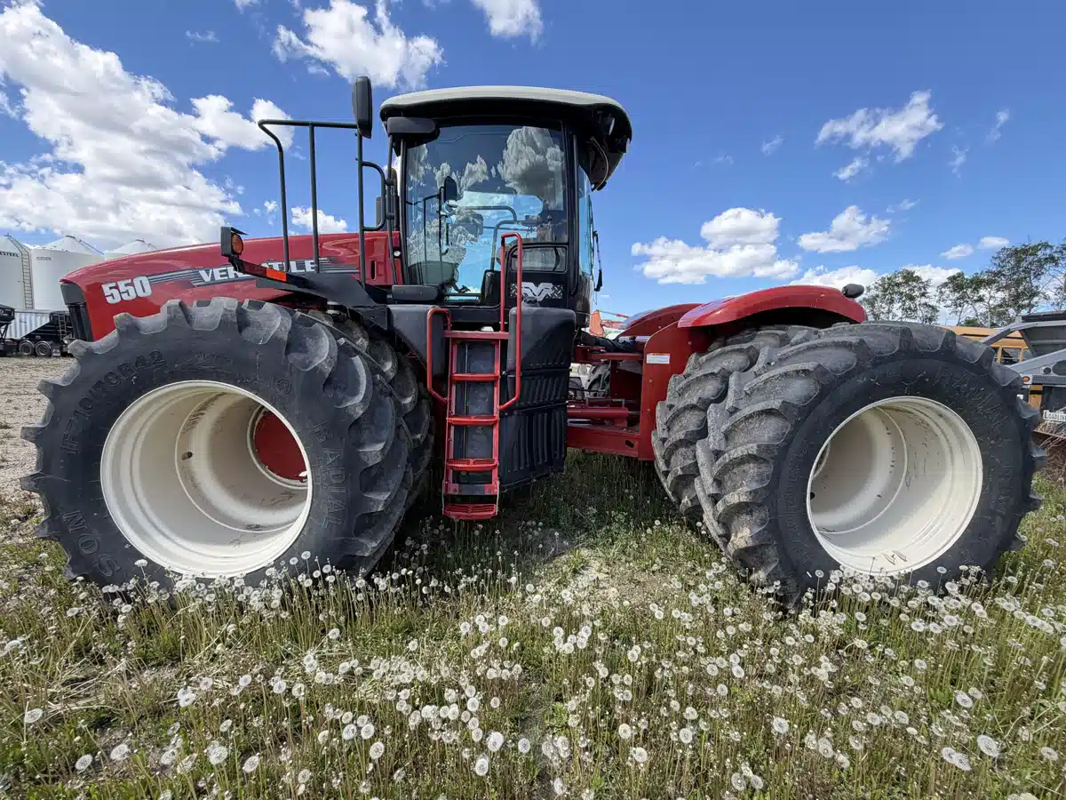Gallery image 2 for 2014 Versatile 550 Tractor