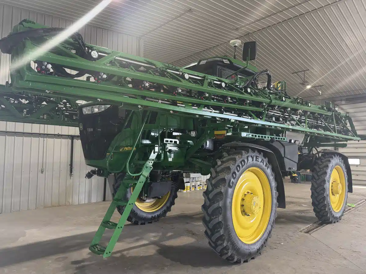 Photo de la Galerie 1 pour 2026 John Deere 616R Arroseur - Automoteur