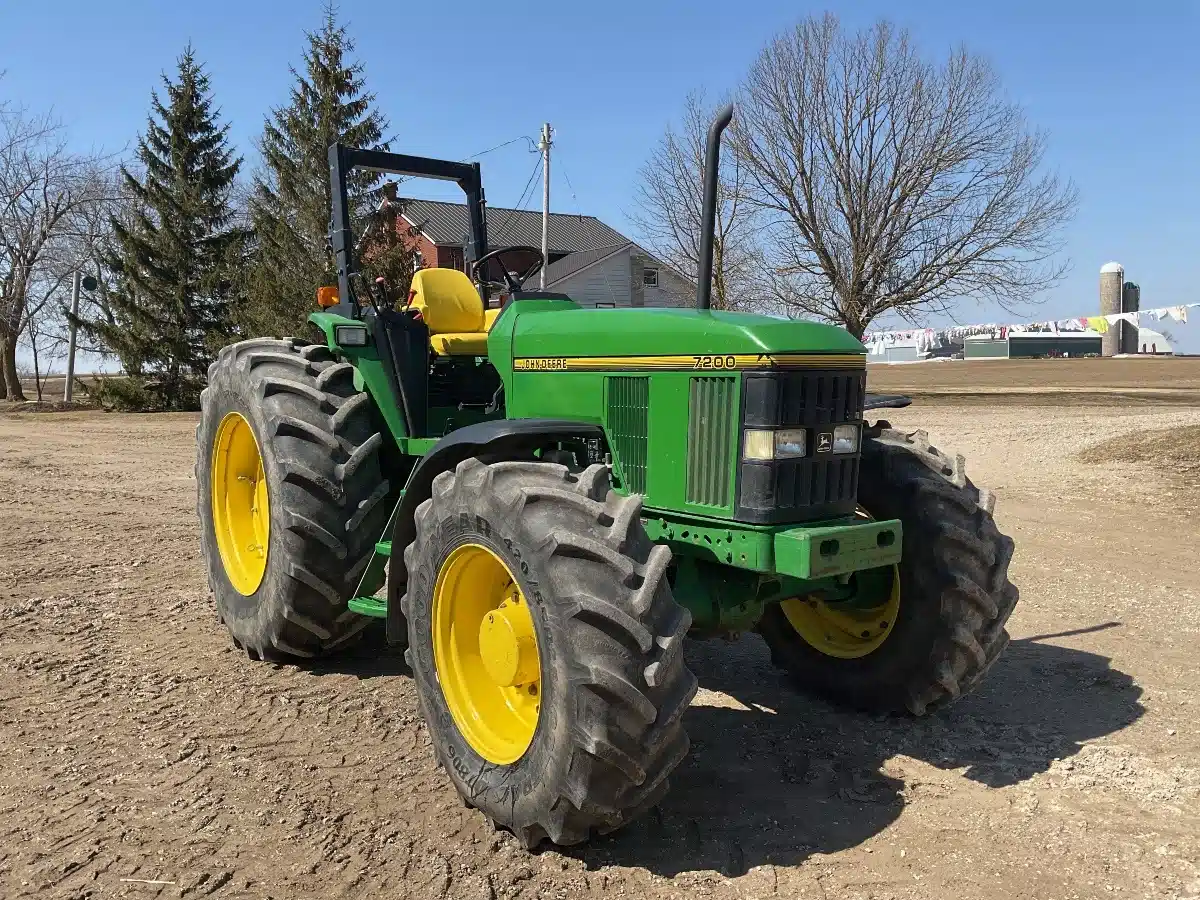 Gallery image 2 for 1995 John Deere 7200 Tractor