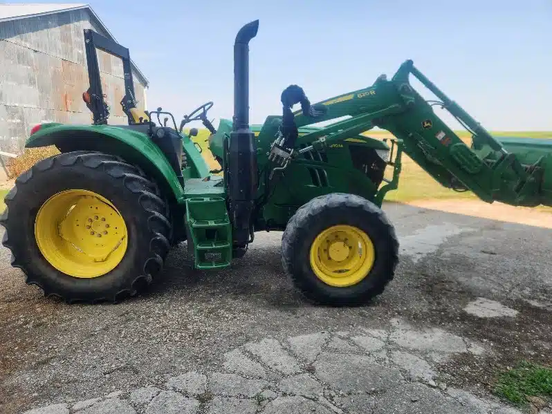 Gallery image 2 for Used 2019 John Deere 6110M Tractor