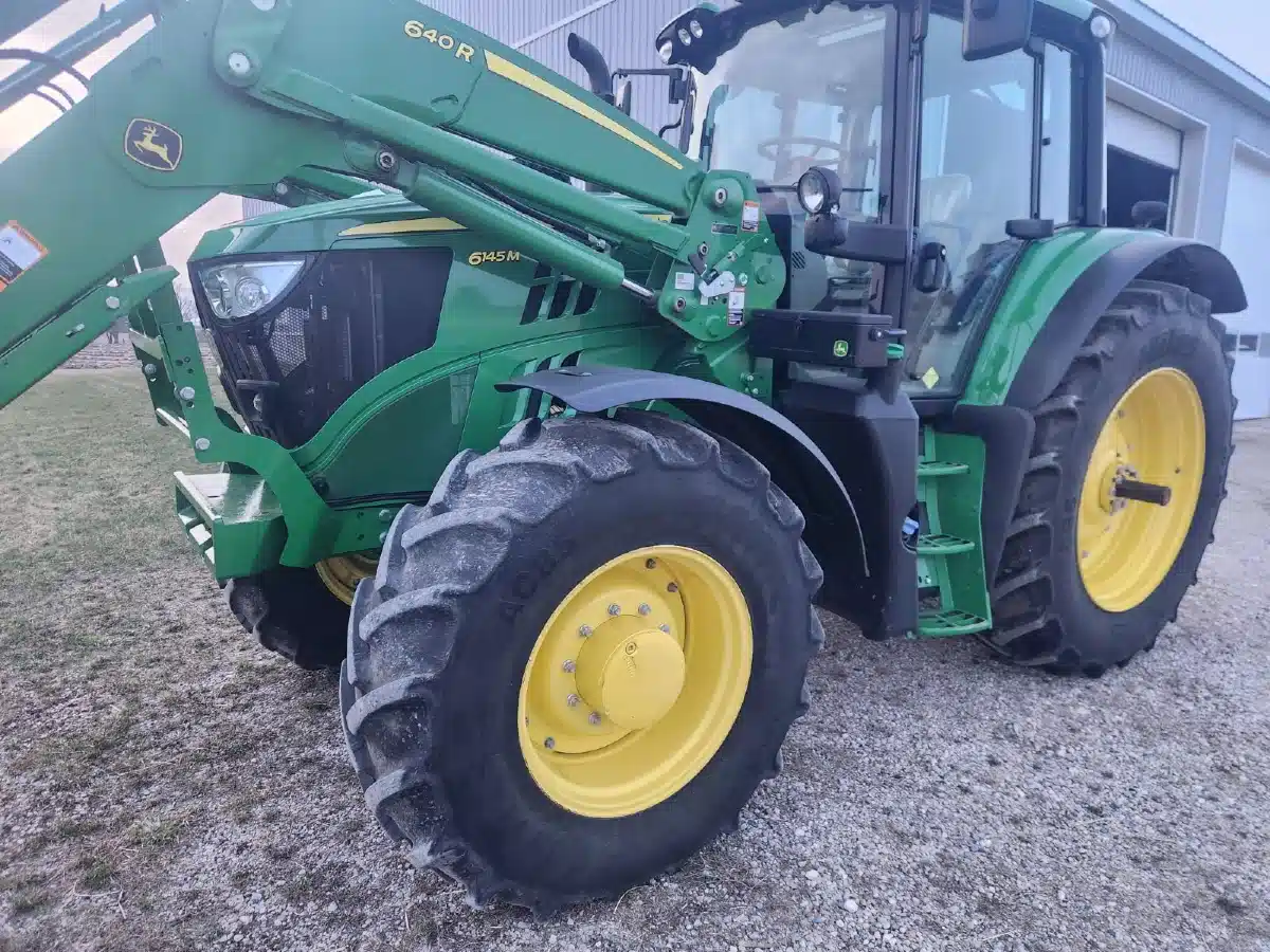 Photo de la Galerie 2 pour 2022 John Deere 6145M Tracteur