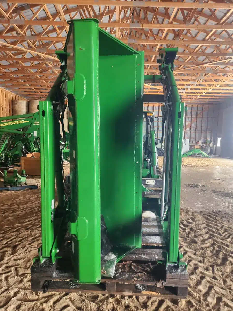 Gallery image 2 for 2020 John Deere 512 Front End Loader