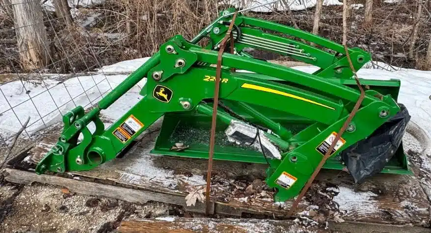 Gallery image 1 for 2022 John Deere 220R Front End Loader