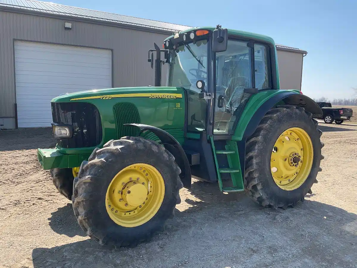 Gallery image 2 for John Deere 7220 Tractor