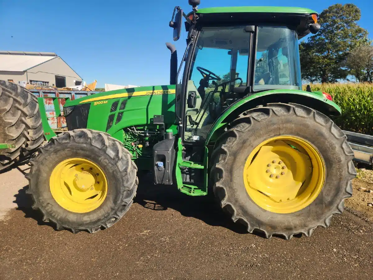 Gallery image 1 for 2021 John Deere 5100M Tractor