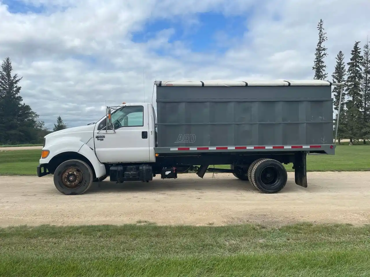 Gallery image 2 for 2001 Ford F650 Truck - Grain