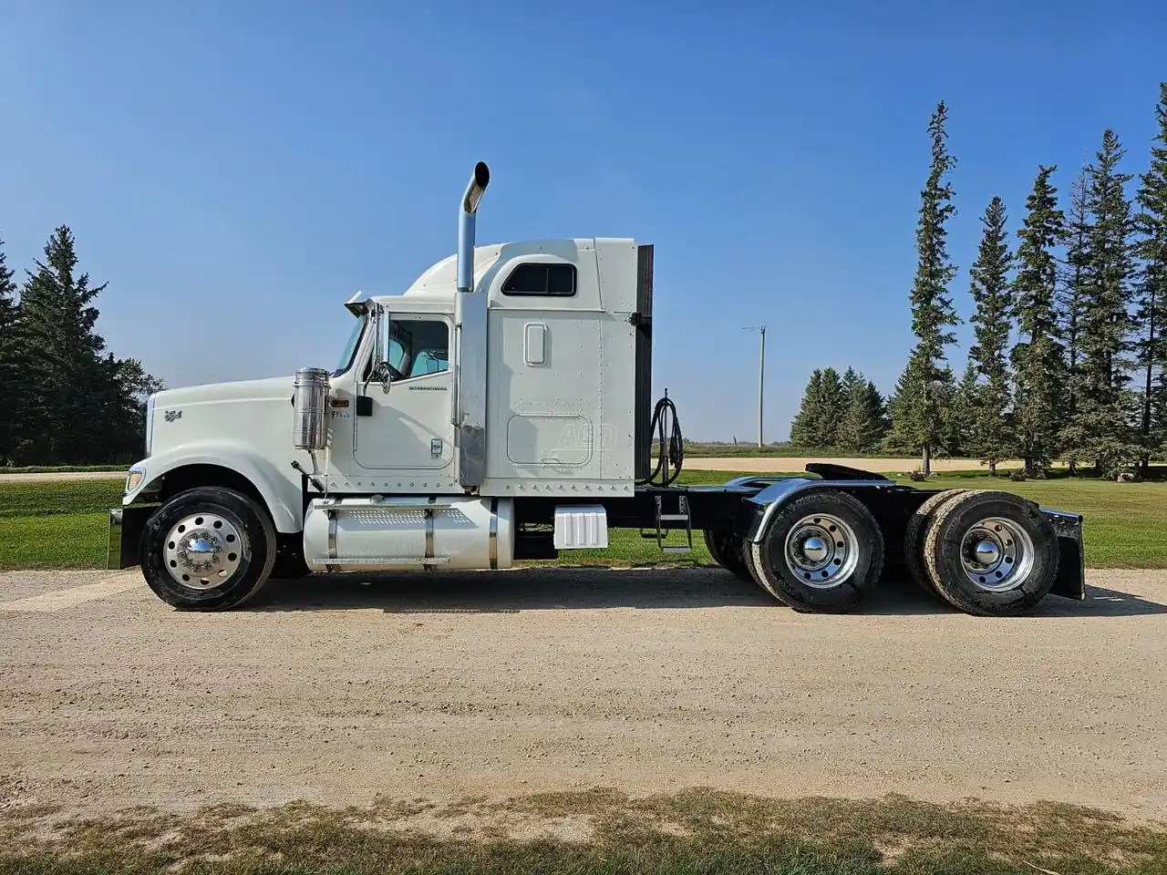 Gallery image 2 for 2005 International 9900i Semi-Truck