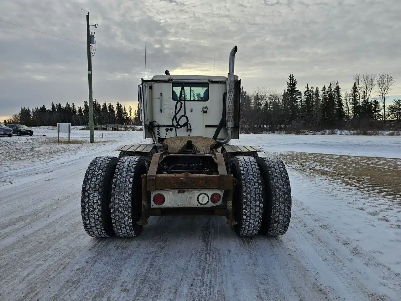 Gallery image 2 for Used 1999 International 9200 Semi-Truck