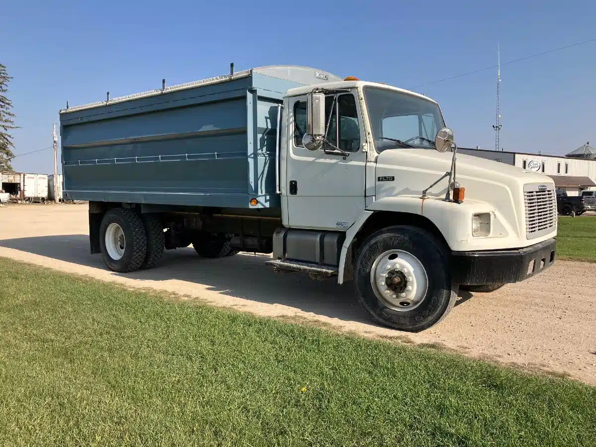 Gallery image 2 for Used 2001 Freightliner FL70 Truck - Grain
