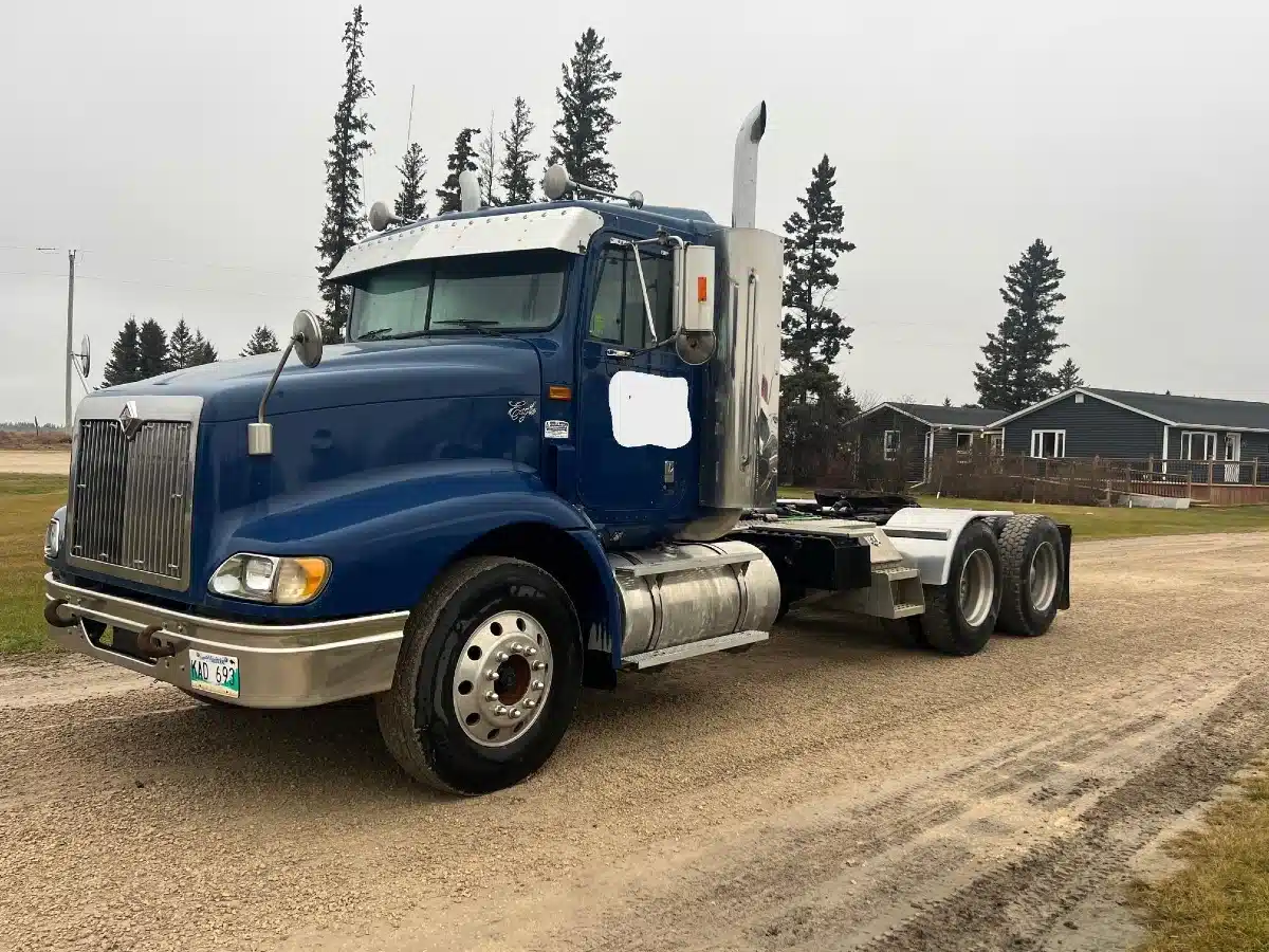 Gallery image 2 for Used 1999 International 9200 Semi-Truck