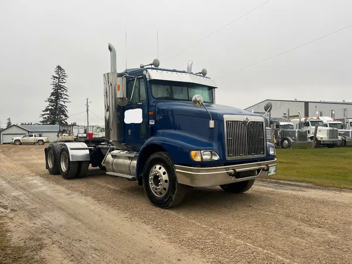 Gallery image 1 for Used 1999 International 9200 Semi-Truck