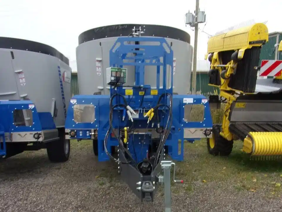 Gallery image 1 for New 2023 Penta 8030 TMR Mixer