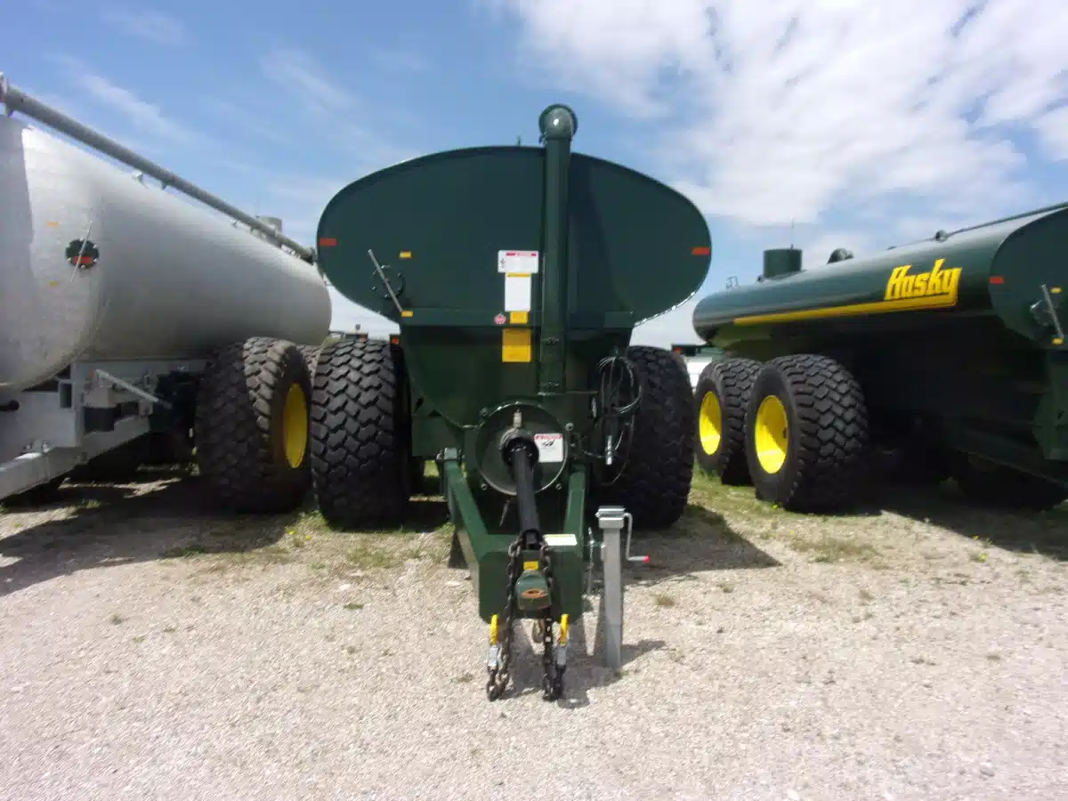 Gallery image 2 for New Husky 21500 Manure Spreader Liquid