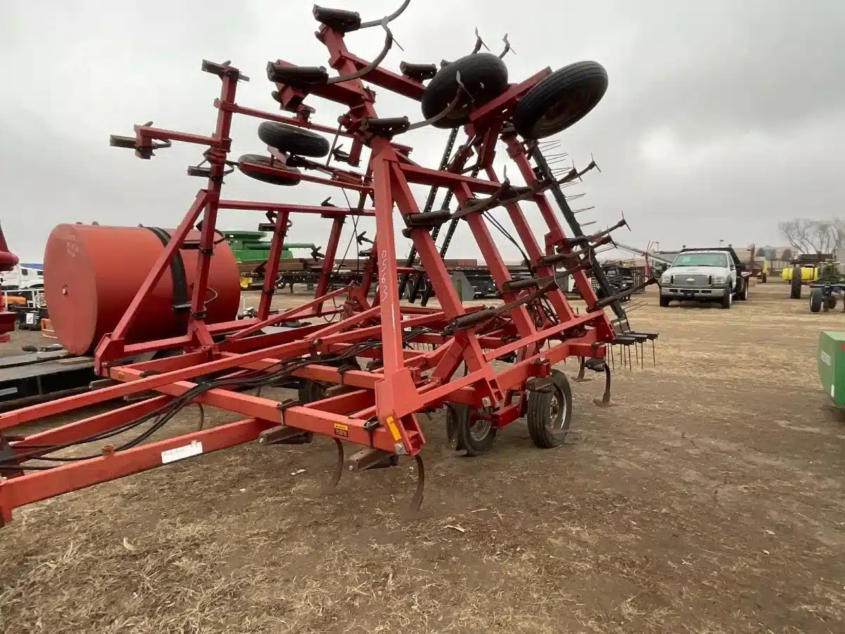 Gallery image 2 for Used Case IH 4800 Cultivator
