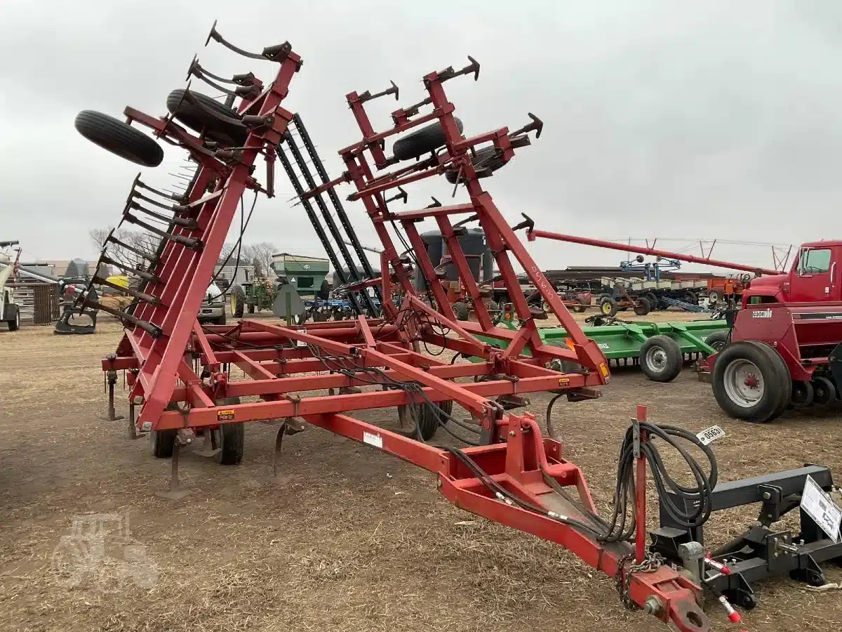 Gallery image 1 for Used Case IH 4800 Cultivator