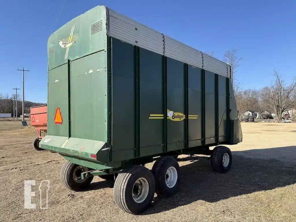 Gallery image 1 for Used Badger BN950 Forage Box