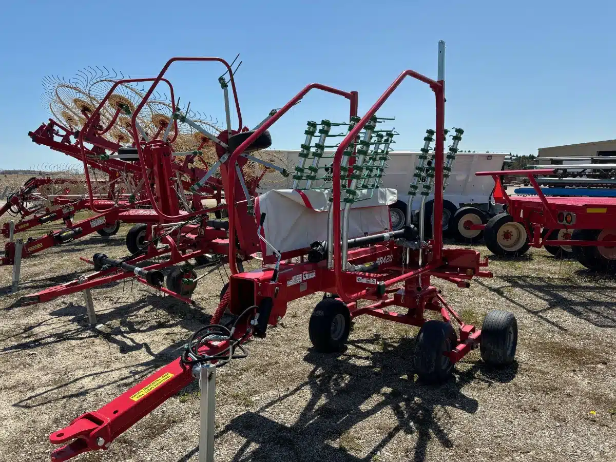 Gallery image 1 for New Farm King RR420 Rake